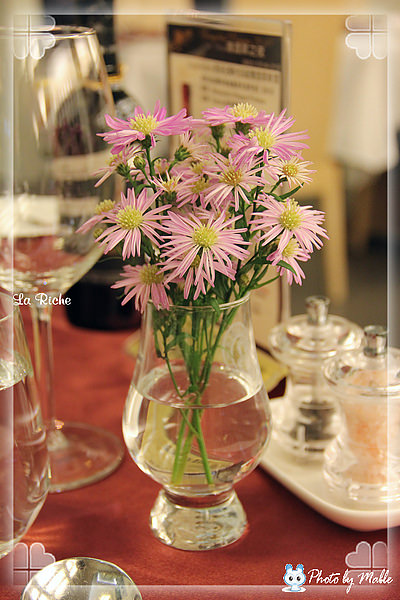 桌上鮮花.jpg