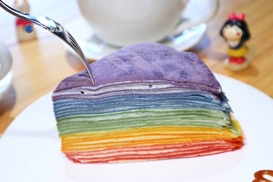 屏東下午茶 Bonbon cafe棒棒糖咖啡 彩虹千層蛋糕