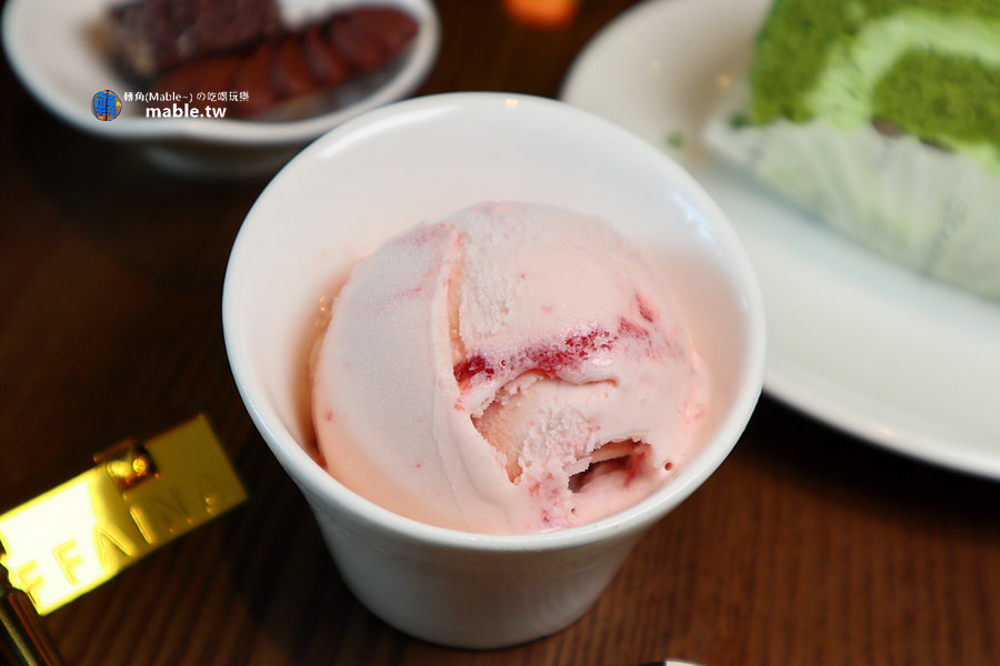 高雄下午茶 卡咖那文化中心店 草莓冰淇淋