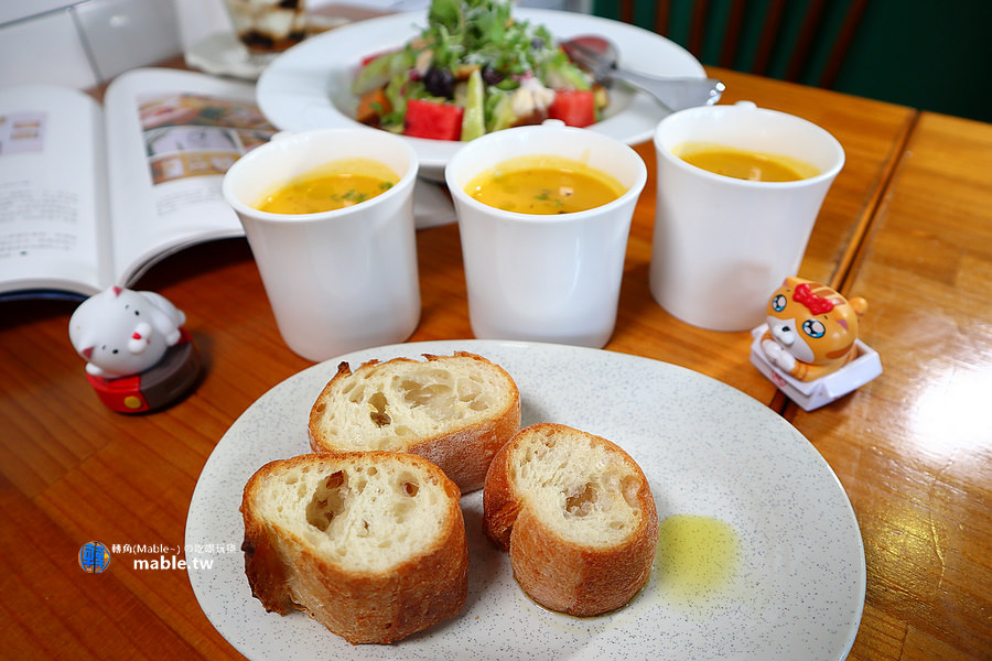 高雄餐酒館 福得小館 每日例餐的濃湯、麵包