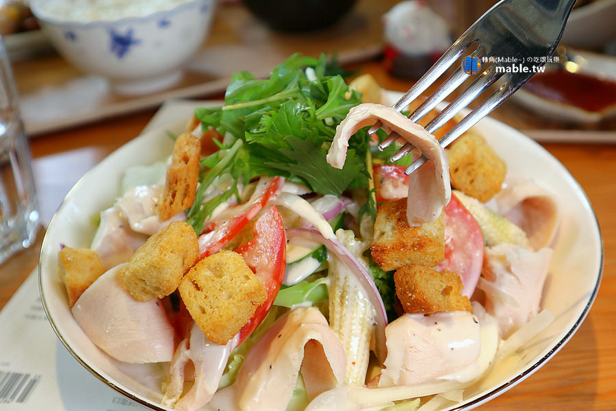 高雄簡餐 日式定食 來吃飯飯 雞肉沙拉