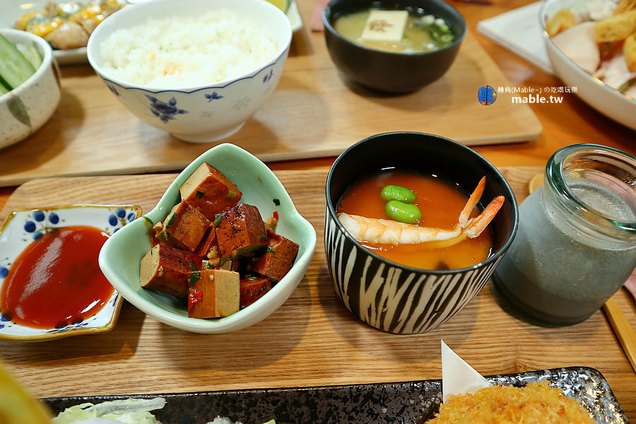 高雄簡餐 日式定食 來吃飯飯 配菜