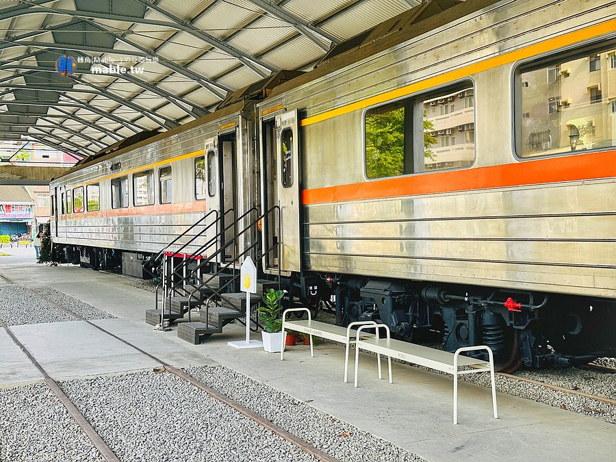 高雄火車麵包咖啡廳-厚里